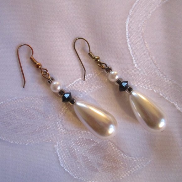 ENCORE PEARL BEADED EARRINGS – NWT - Picture 3 of 8